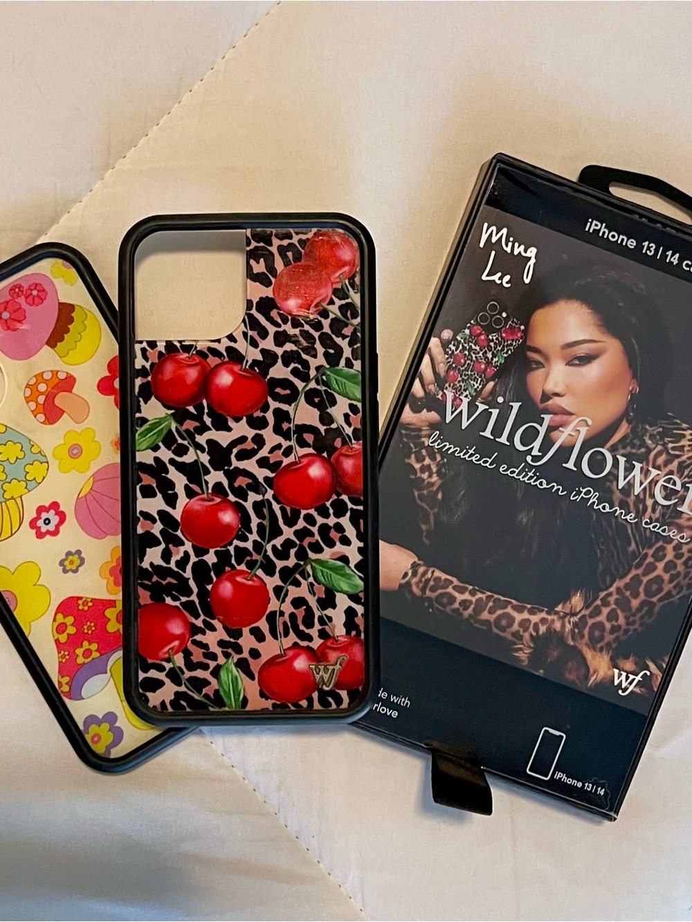 Bundle: 2 Official Wildflower Cases iPhone 13 / 14 (Ming Lee + Groovy Shrooms)